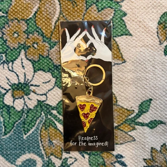 VERAMEAT PIZZA LUV KEYCHAIN PEPPERONI HEARTS NWT ❤️🍕❤️ - Picture 3 of 4